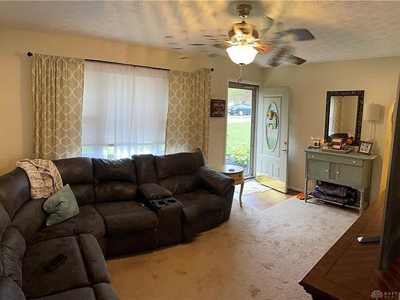 3rd image of 112 Katherine Ct