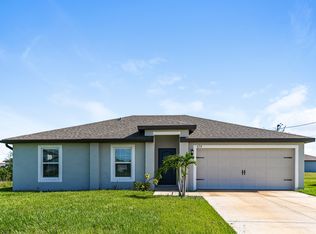 879 Youngreen Dr, Fort Myers, FL 33913