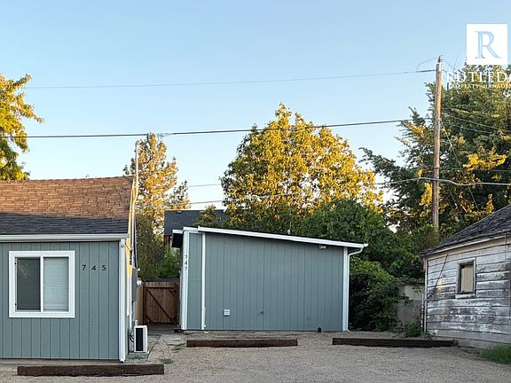 3rd image of 747 Dakota Ave