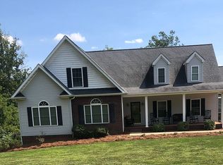 139 Knob Hill Ln, Pilot Mtn, NC 27041