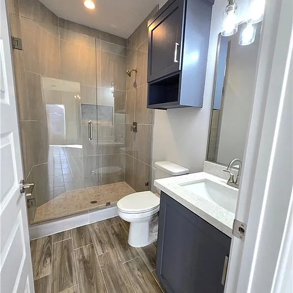 913 N Clarence Ave #4 — Photo 7