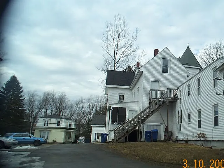 84 Brackett St — Photo 11