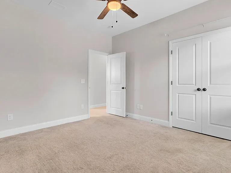 115 Hawthorne Landing Dr — Photo 26