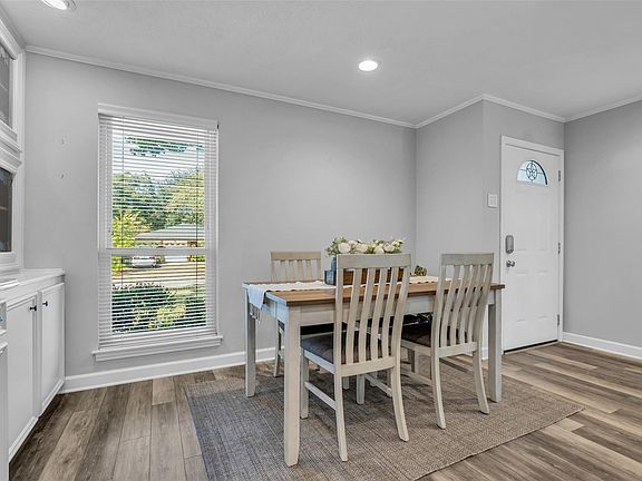 4th image of 5511 Hialeah Dr