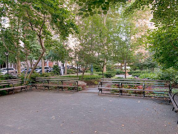 5th image of 5 Tudor City Pl APT 839