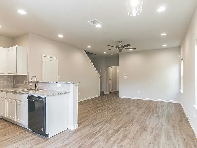 125 Peruna Dr — Photo 31