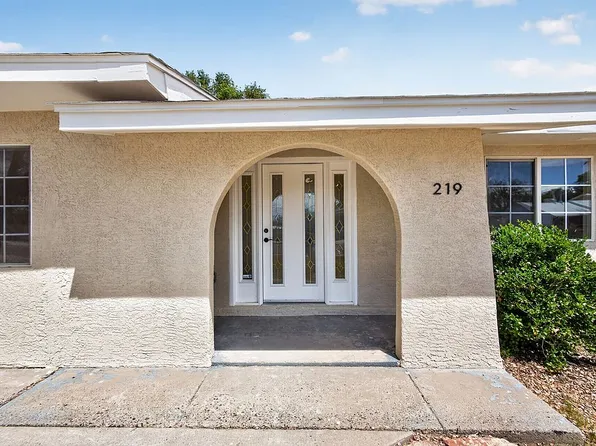 219 Rosedale Cir, Belen, NM 87002