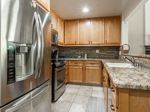 3rd image of 141 Arrowhead Dr #2