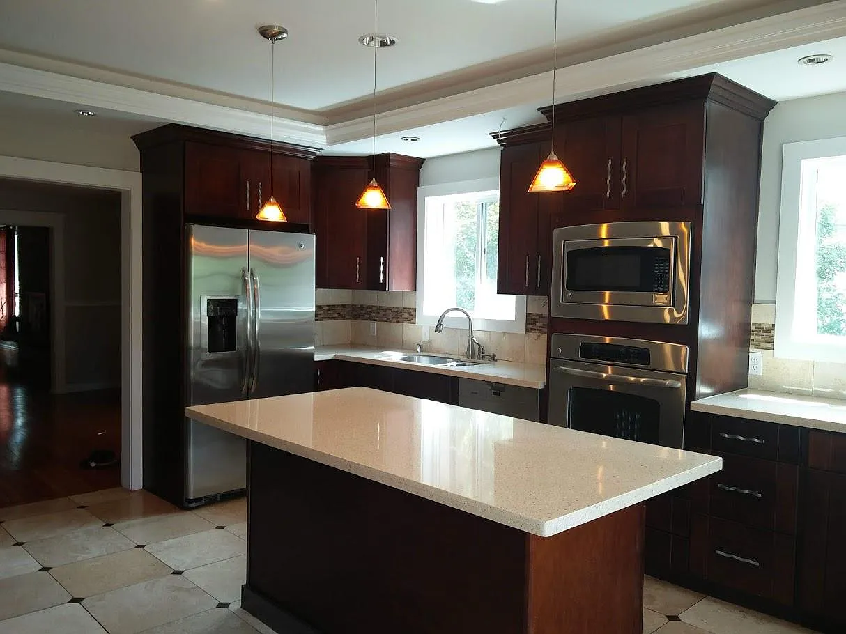 4 bed, 2600 sqft, $5,200 — Photo 2