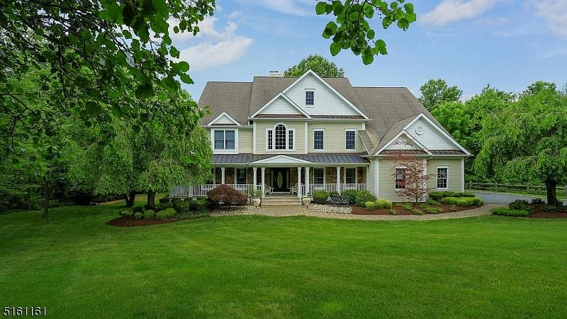 1st image of 4 Spencer Dr