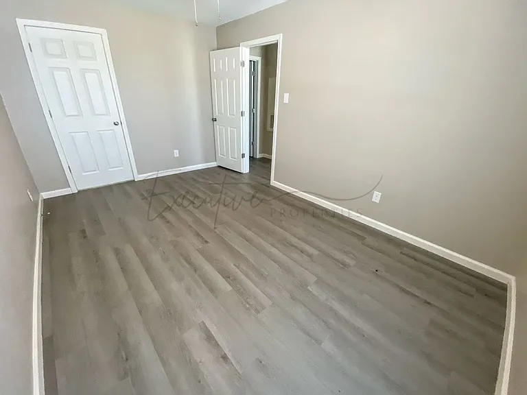 909 Wilder St — Photo 10