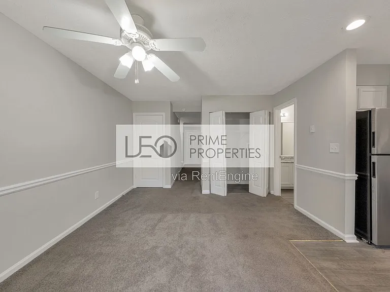 1008 Huntington Trce SE — Photo 6