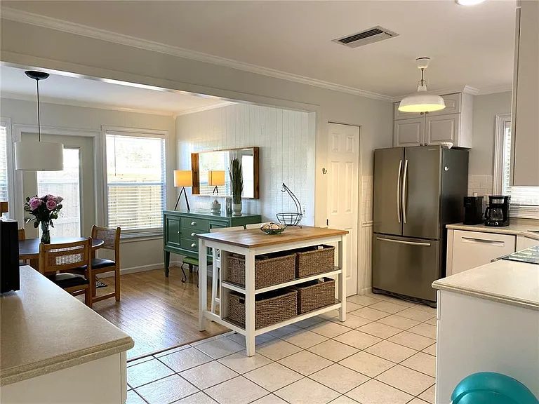 2403 Browning St — Photo 5