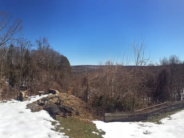 37 Orchard Dr #B, Redding, CT 06896