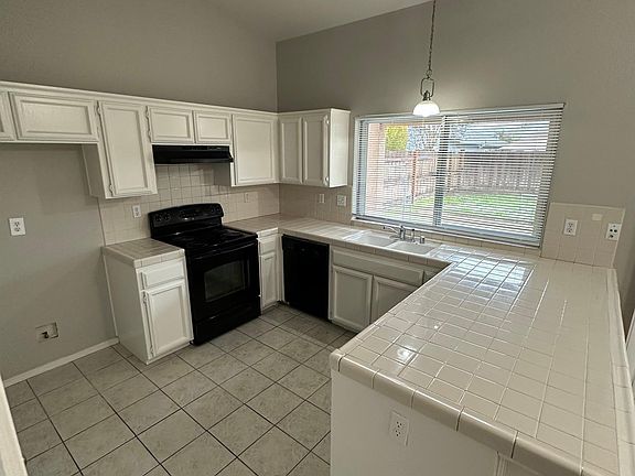 5th image of 5472 W Browning Ave
