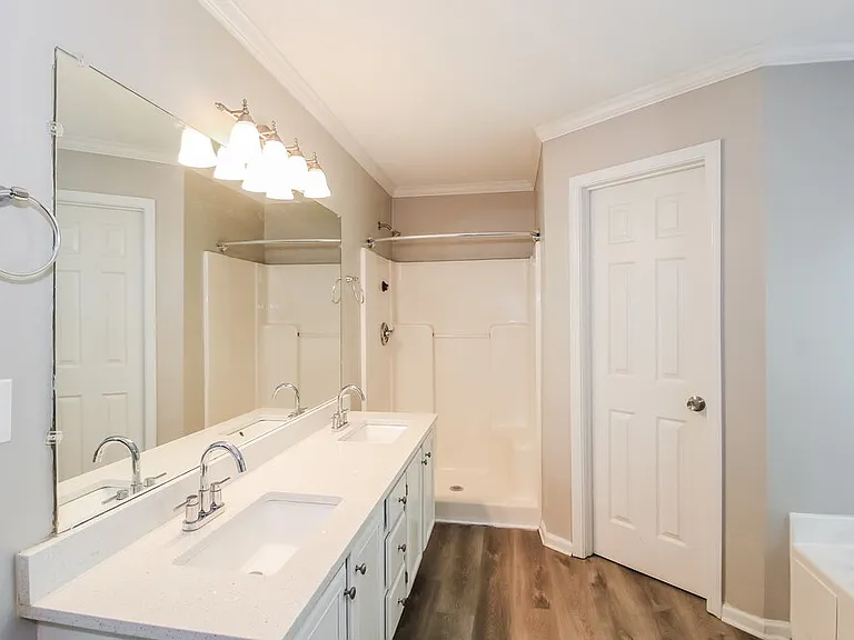 1001 Crown Corners Dr — Photo 12