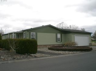 33927 SE Springlake Dr, Scappoose, OR 97056