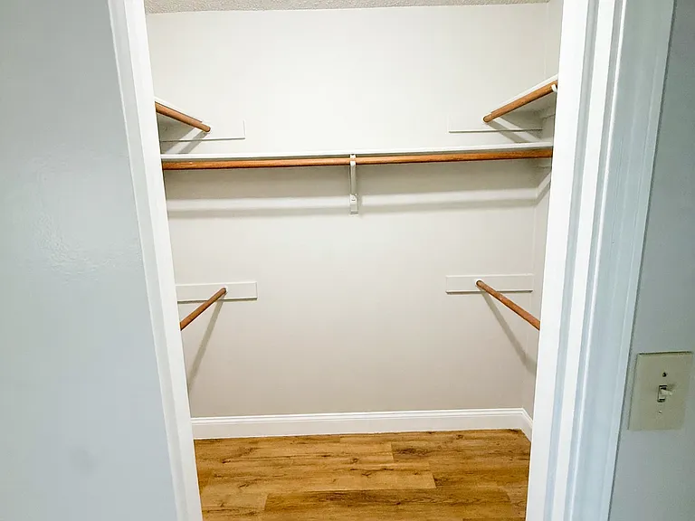 720 Crescent Dr — Photo 20