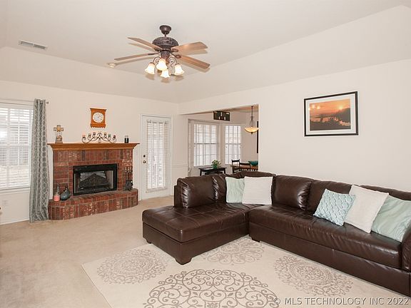 5th image of 13736 S Nyssa Ct