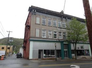 506 2nd Ave, Hinton, WV 25951