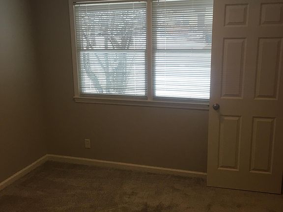#1 Bedroom Lower level approximately 9.5' x 11'