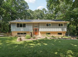 1879 Briarwood Ln, Fitchburg, WI 53575