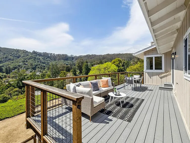 880 Chamberlain Ct — Photo 14