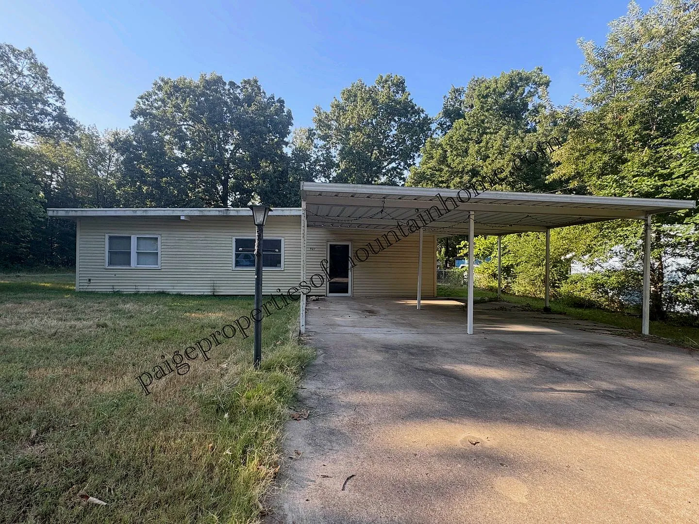 Charming 3 bed 2 bath Home on a Corner Lot! — Photo 1
