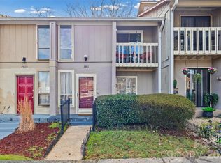 7911 Charter Oak Ln, Charlotte, NC 28226