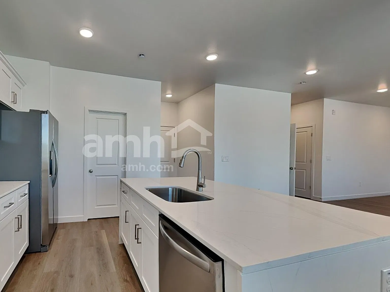 4 bed, 2.5 bath, 2097 sqft, $2,345 — Photo 3