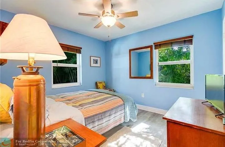 727 NW 18th St — Photo 11