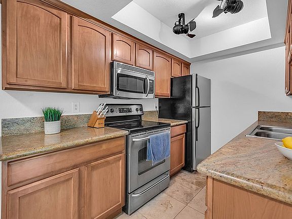 5th image of 3807 N 30th St Unit 21