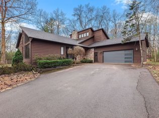 5880 Christmas Lake Rd, Shorewood, MN 55331