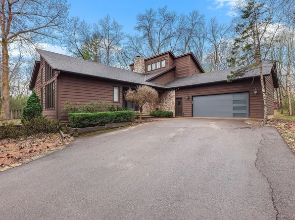 5880 Christmas Lake Rd, Shorewood, MN 55331