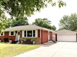 5239 Greenfield Ave, Mounds View, MN 55112