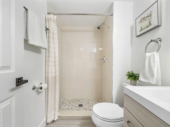 3rd image of 2450 SW 81st Avenue #106