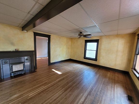 3rd image of 114 N Custer Ave