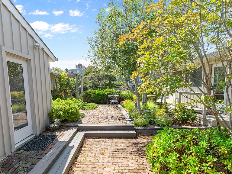 23 Jacqueline Dr — Photo 3