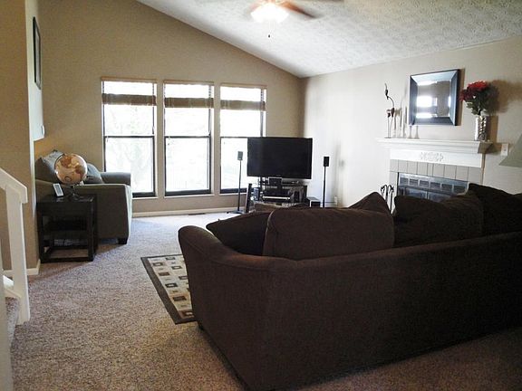 5th image of 5660 Sheehan Ct
