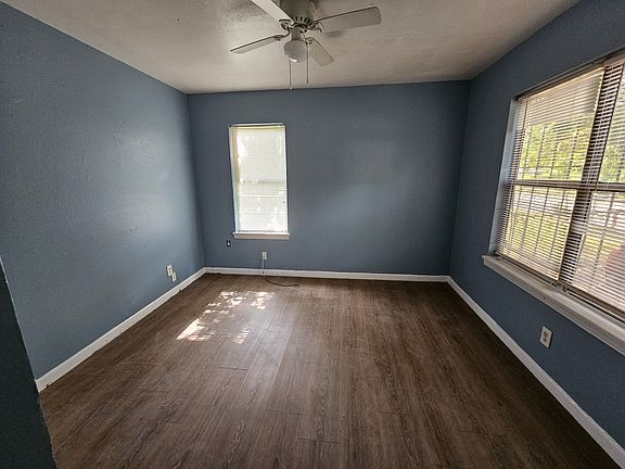 4th image of 211 Eross St #2
