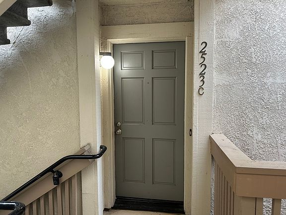 2nd image of 2523 Lucy Ln APT C