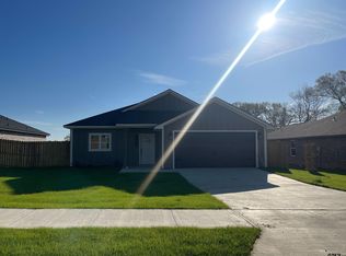 17214 Crossing Cir, Lindale, TX 75771