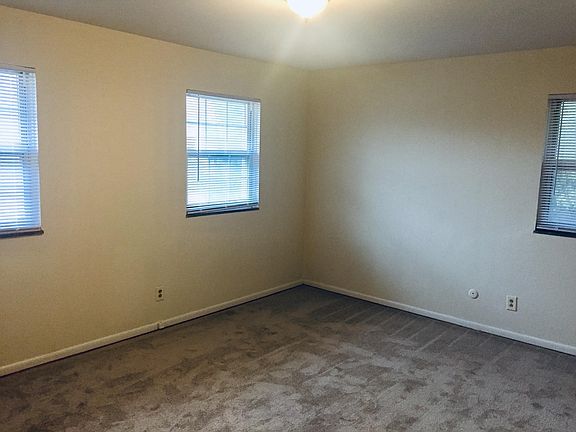 4th image of 803 Sheridan Ave