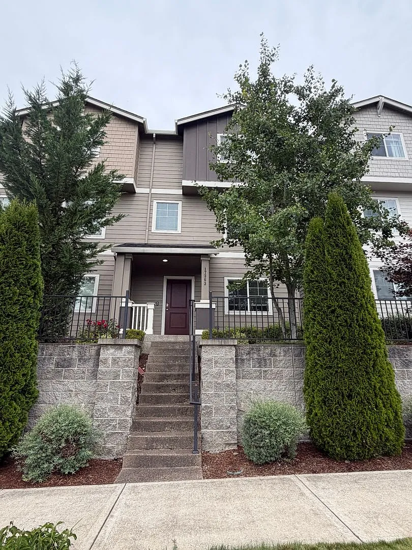 Rent-Ready 4-Bedroom Home in the Heart of Bethany! — Photo 1