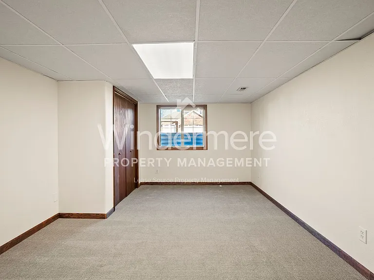 10435 N Iroquois Ct — Photo 21