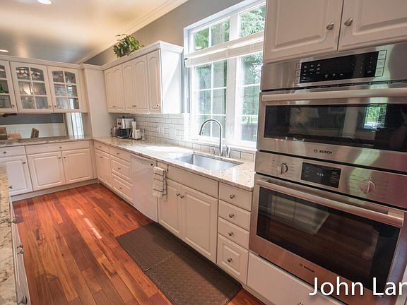 5th image of 2666 Westwinde St NW