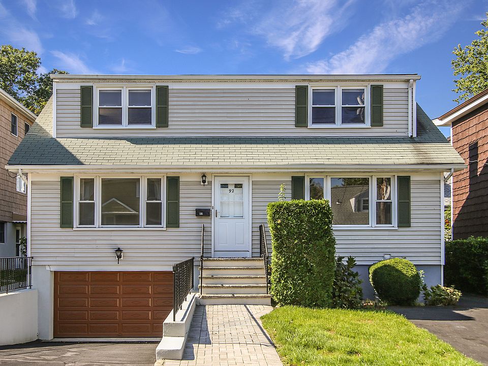 92 Adelphi Avenue