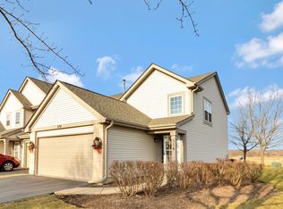 574 Lancaster Cir, Elgin, IL 60123