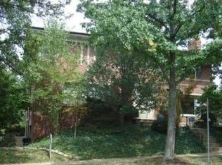 8053 Davis Dr, Saint Louis, MO 63105