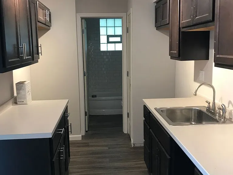 1402 Grandview Dr — Photo 10